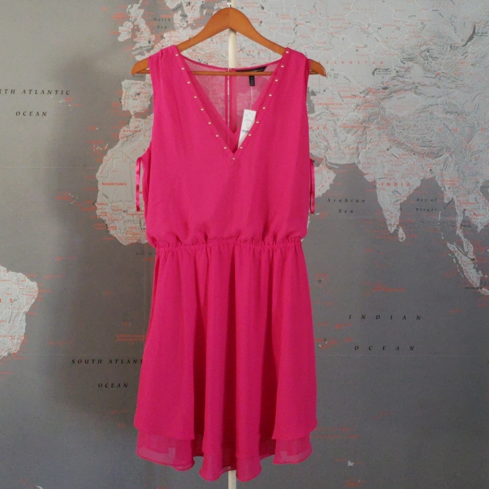 NWT White House Black Market Fiusha Dress Size 12